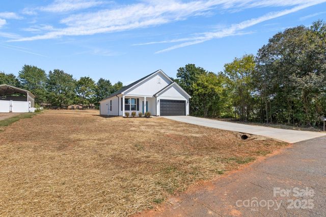 113 E Edinburgh Court, Statesville, NC 28625