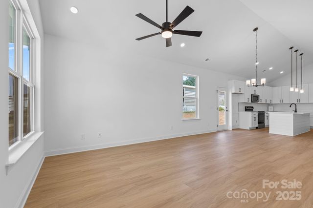 113 E Edinburgh Court, Statesville, NC 28625
