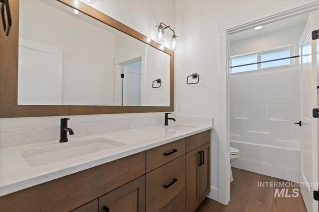 677 N Morning Glory Ave, Eagle, ID 83616