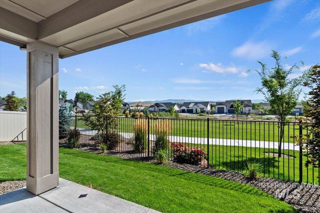 677 N Morning Glory Ave, Eagle, ID 83616