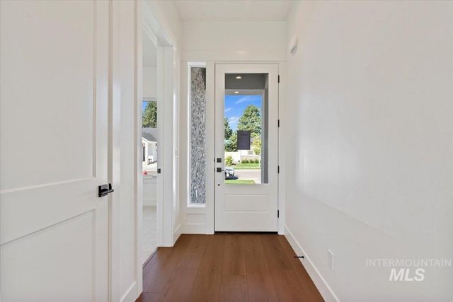677 N Morning Glory Ave, Eagle, ID 83616