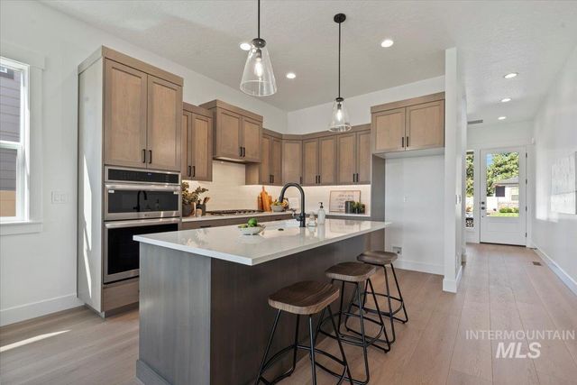 677 N Morning Glory Ave, Eagle, ID 83616