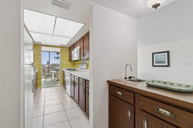 80 ROGERS STREET 6C, Clearwater, FL 33756