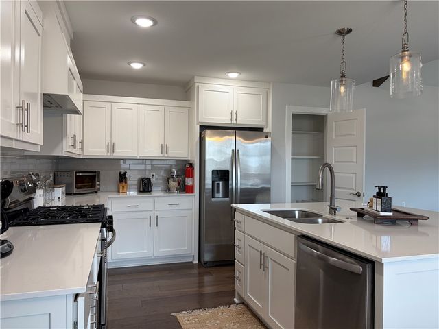 2739 Angels Road, Fayetteville, AR 72701