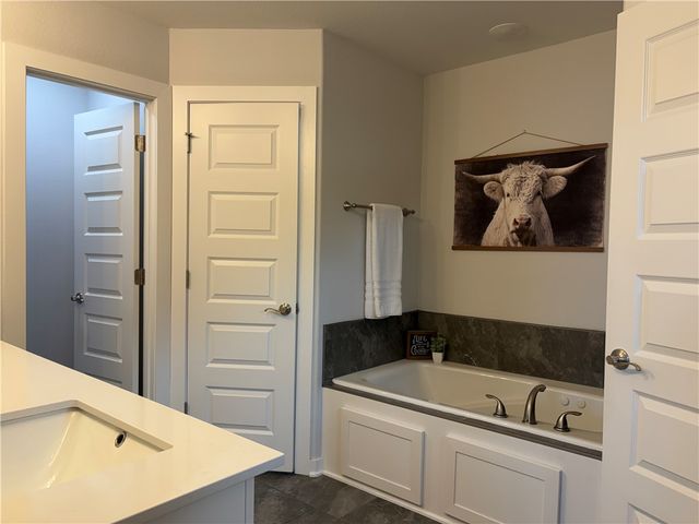 2739 Angels Road, Fayetteville, AR 72701