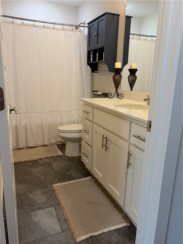 2739 Angels Road, Fayetteville, AR 72701