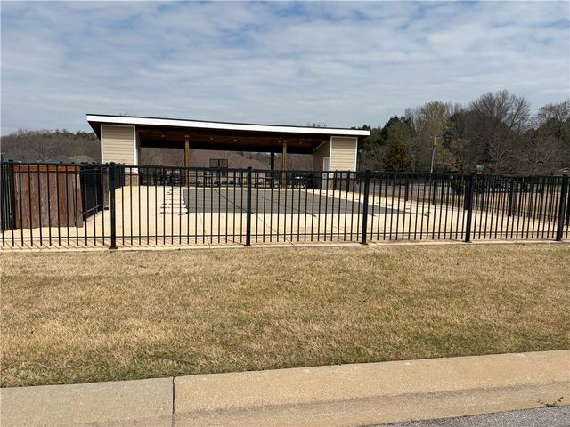 2739 Angels Road, Fayetteville, AR 72701