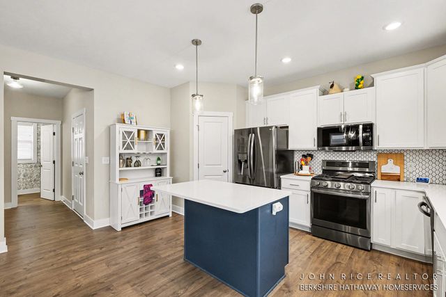 1584 Wales Road SE, Lowell, MI 49331