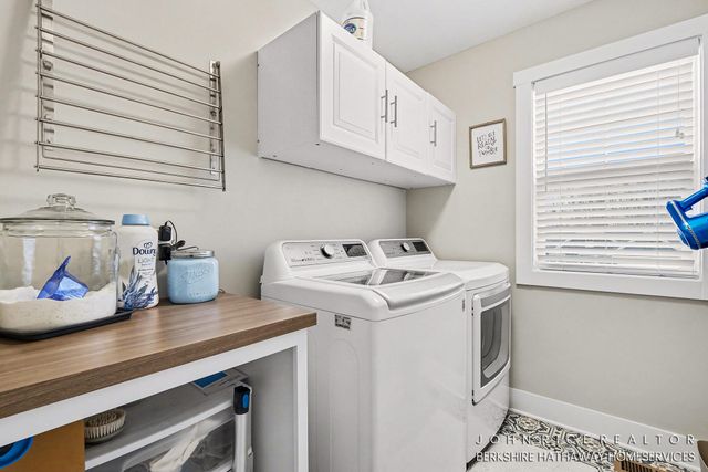 1584 Wales Road SE, Lowell, MI 49331