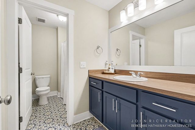 1584 Wales Road SE, Lowell, MI 49331