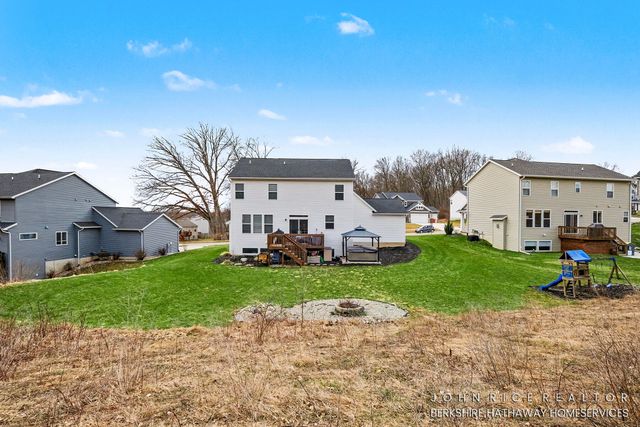 1584 Wales Road SE, Lowell, MI 49331