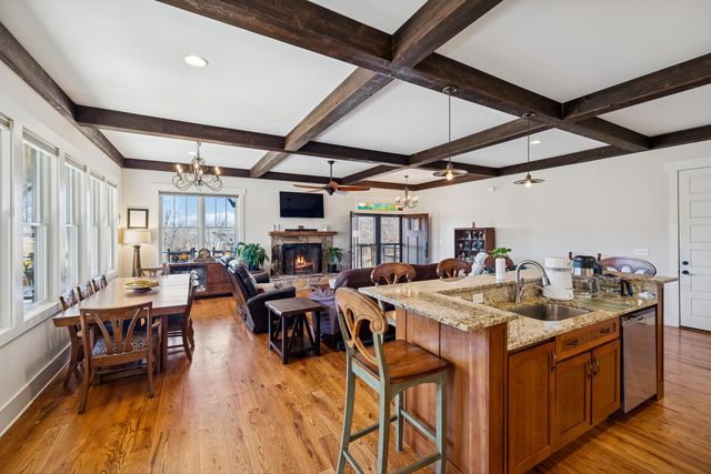 925 River Bluffs Drive, Jasper, TN 37347