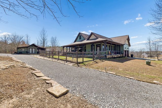 925 River Bluffs Drive, Jasper, TN 37347