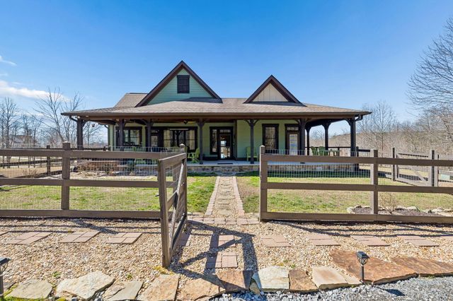 925 River Bluffs Drive, Jasper, TN 37347