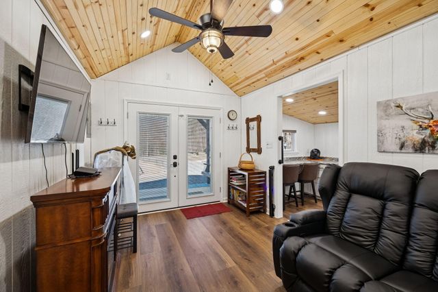 925 River Bluffs Drive, Jasper, TN 37347