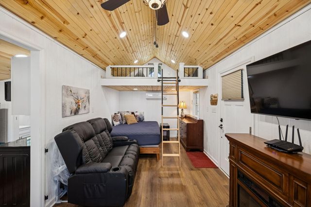 925 River Bluffs Drive, Jasper, TN 37347