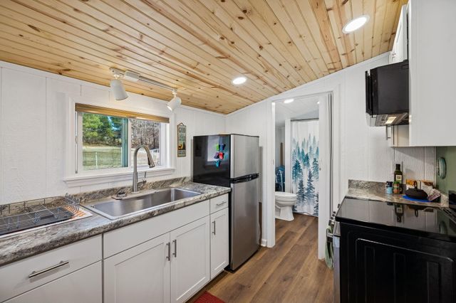 925 River Bluffs Drive, Jasper, TN 37347