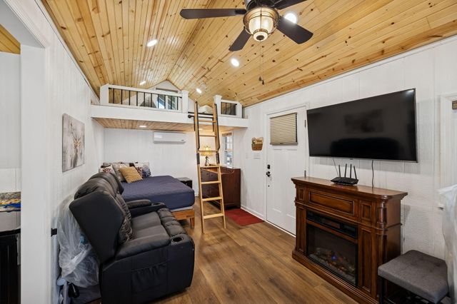 925 River Bluffs Drive, Jasper, TN 37347