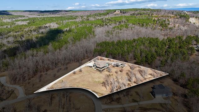 925 River Bluffs Drive, Jasper, TN 37347