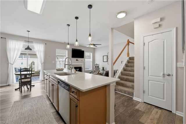 834 Devereaux DR, Virginia Beach, VA 23462
