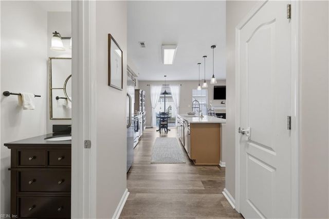 834 Devereaux DR, Virginia Beach, VA 23462