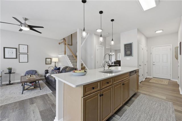 834 Devereaux DR, Virginia Beach, VA 23462