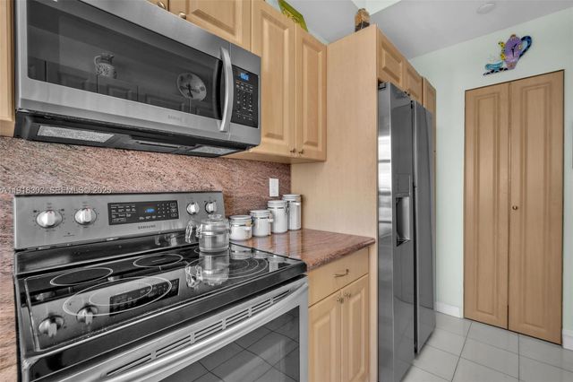 19101 Mystic Pointe Dr PH6, Aventura, FL 33180