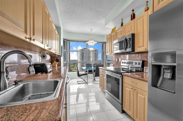 19101 Mystic Pointe Dr PH6, Aventura, FL 33180