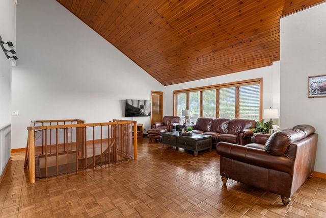 690 N Cove Court, Decatur, IL 62521