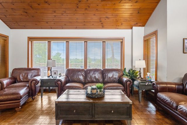 690 N Cove Court, Decatur, IL 62521