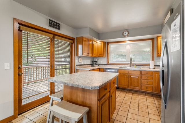 690 N Cove Court, Decatur, IL 62521