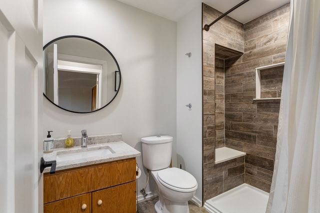 690 N Cove Court, Decatur, IL 62521