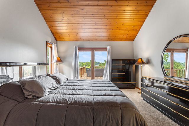 690 N Cove Court, Decatur, IL 62521