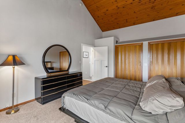 690 N Cove Court, Decatur, IL 62521