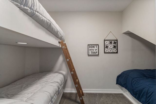 690 N Cove Court, Decatur, IL 62521