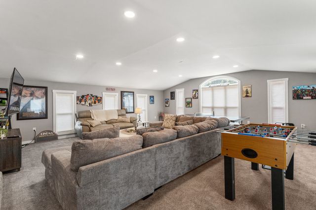 690 N Cove Court, Decatur, IL 62521