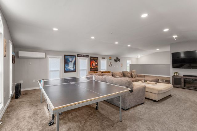 690 N Cove Court, Decatur, IL 62521