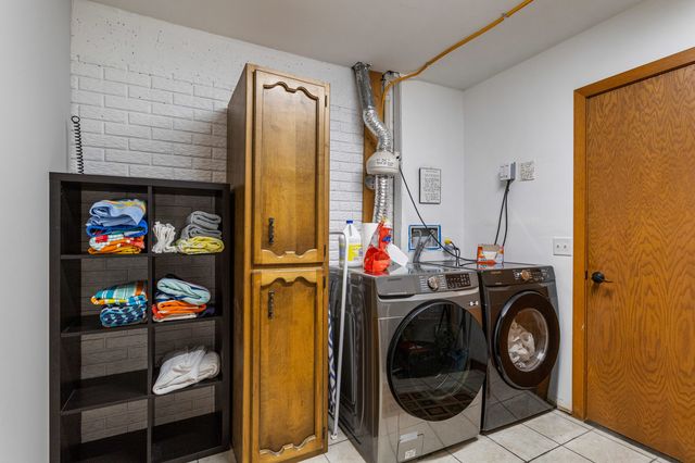 690 N Cove Court, Decatur, IL 62521