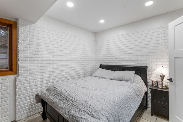 690 N Cove Court, Decatur, IL 62521