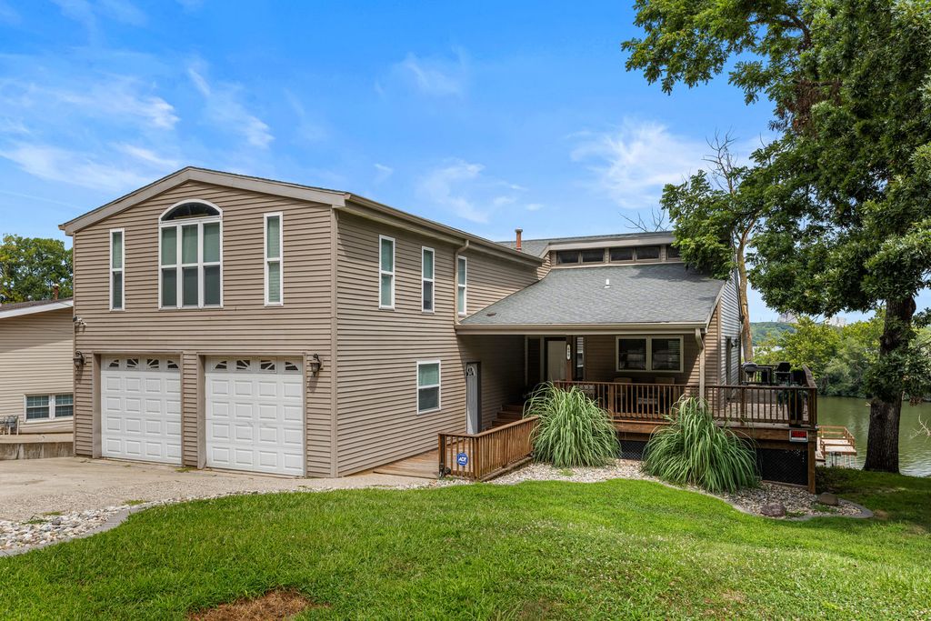 690 N Cove Court, Decatur, IL 62521