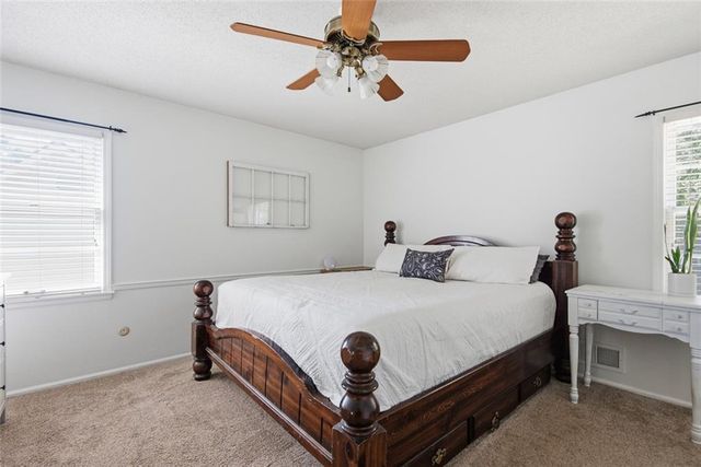 9009 W 82nd Place, Overland Park, KS 66204