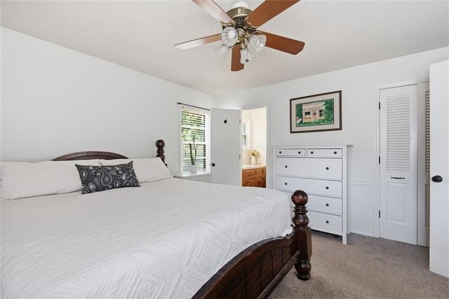 9009 W 82nd Place, Overland Park, KS 66204