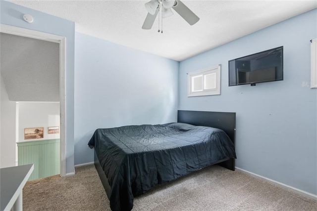 9009 W 82nd Place, Overland Park, KS 66204