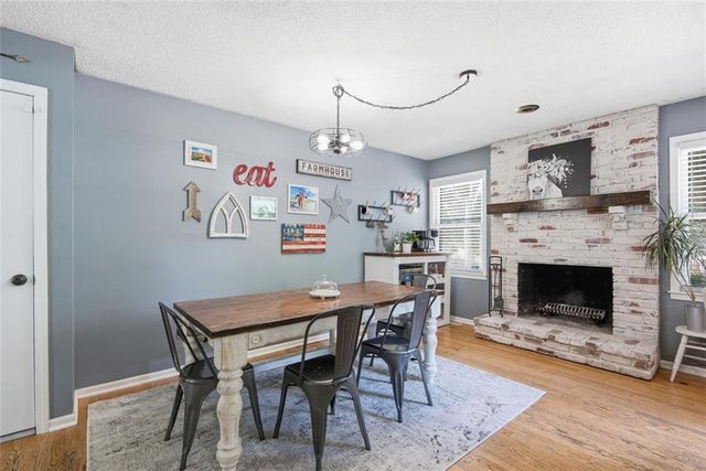9009 W 82nd Place, Overland Park, KS 66204