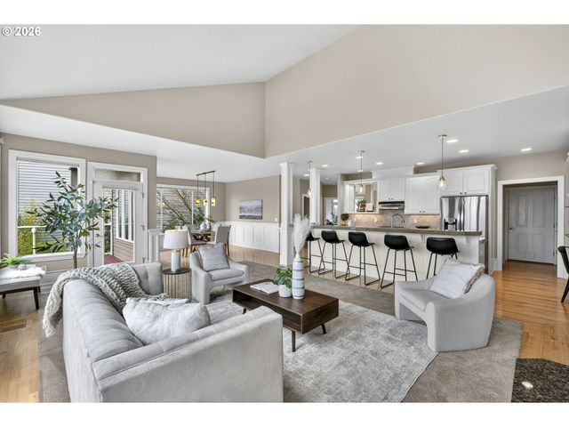 1970 HALL St, West Linn, OR 97068