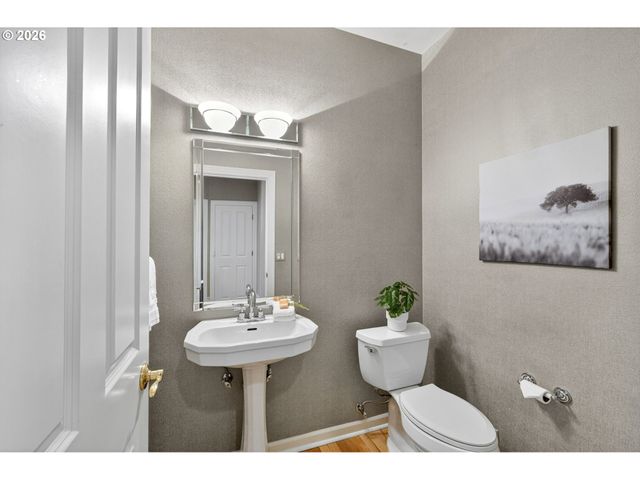 1970 HALL St, West Linn, OR 97068