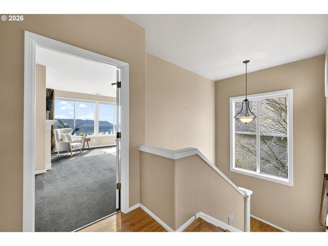 1970 HALL St, West Linn, OR 97068