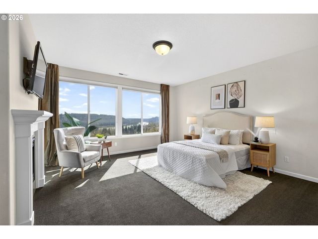 1970 HALL St, West Linn, OR 97068