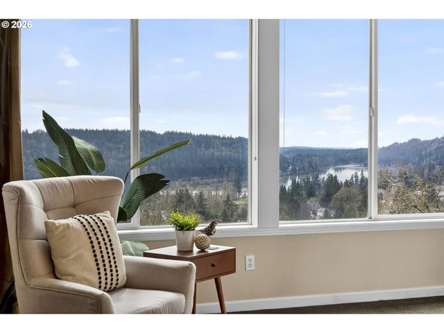 1970 HALL St, West Linn, OR 97068