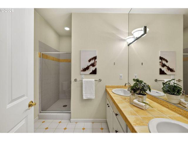 1970 HALL St, West Linn, OR 97068